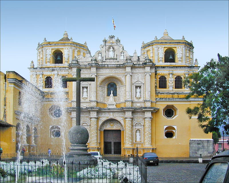 ラ・メルセー教会　アンティグア・グアテマラ