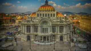 メキシコ・シティ歴史地区とソチミルコ