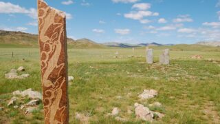 鹿石および青銅器時代の関連遺跡群