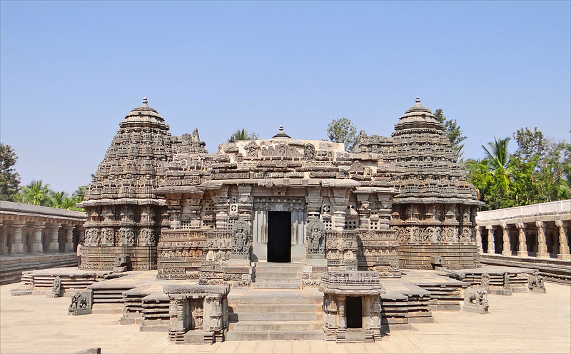 ホイサラ朝の宗教建造物群