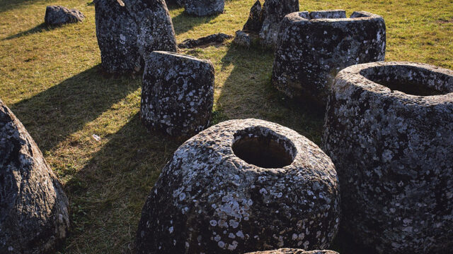 シエンクワーン県ジャール平原の巨大石壺遺跡群