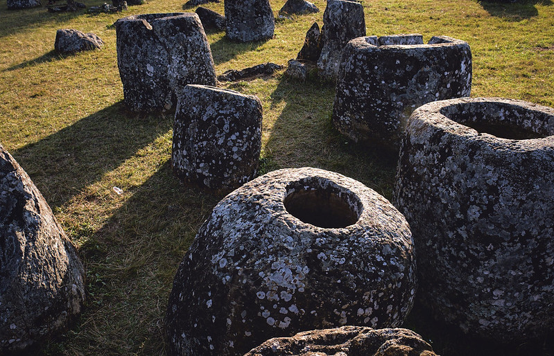 シエンクワーン県ジャール平原の巨大石壺遺跡群